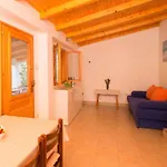 Getaway House-one Bedroom With Terrace And Sea View *